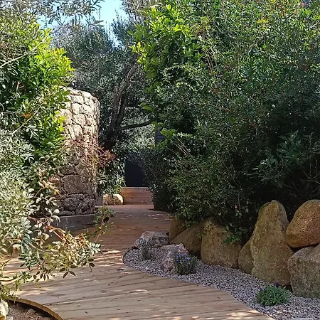 Les Du Maquis מלון 4*