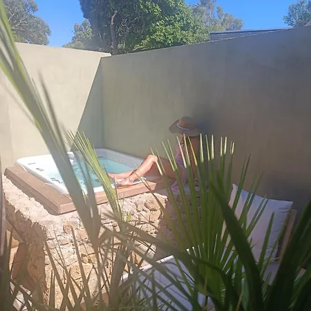 Les Du Maquis 4* بونيفَسْيو