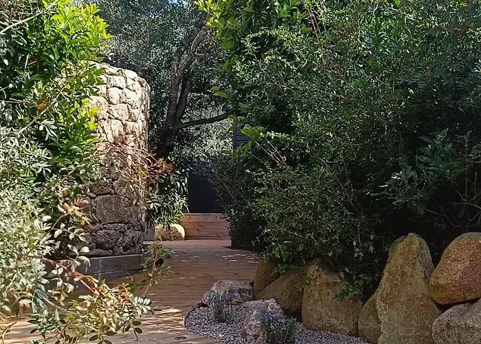 Les Du Maquis Hotel 4*