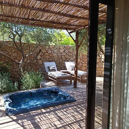 Les Du Maquis Hotel 4*