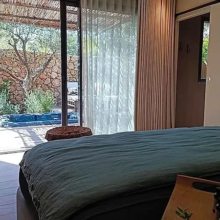 Les Du Maquis Hotel